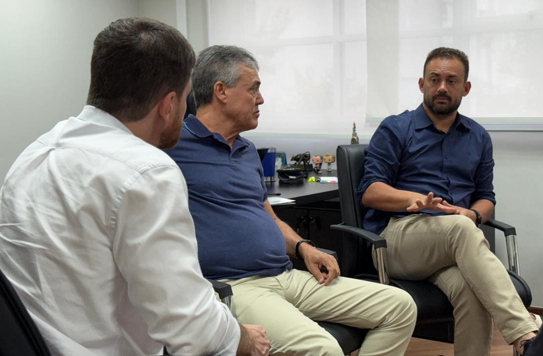 Prefeito inicia tratativas com a Cesan para levar abastecimento de água à zona rural de Pinheiros